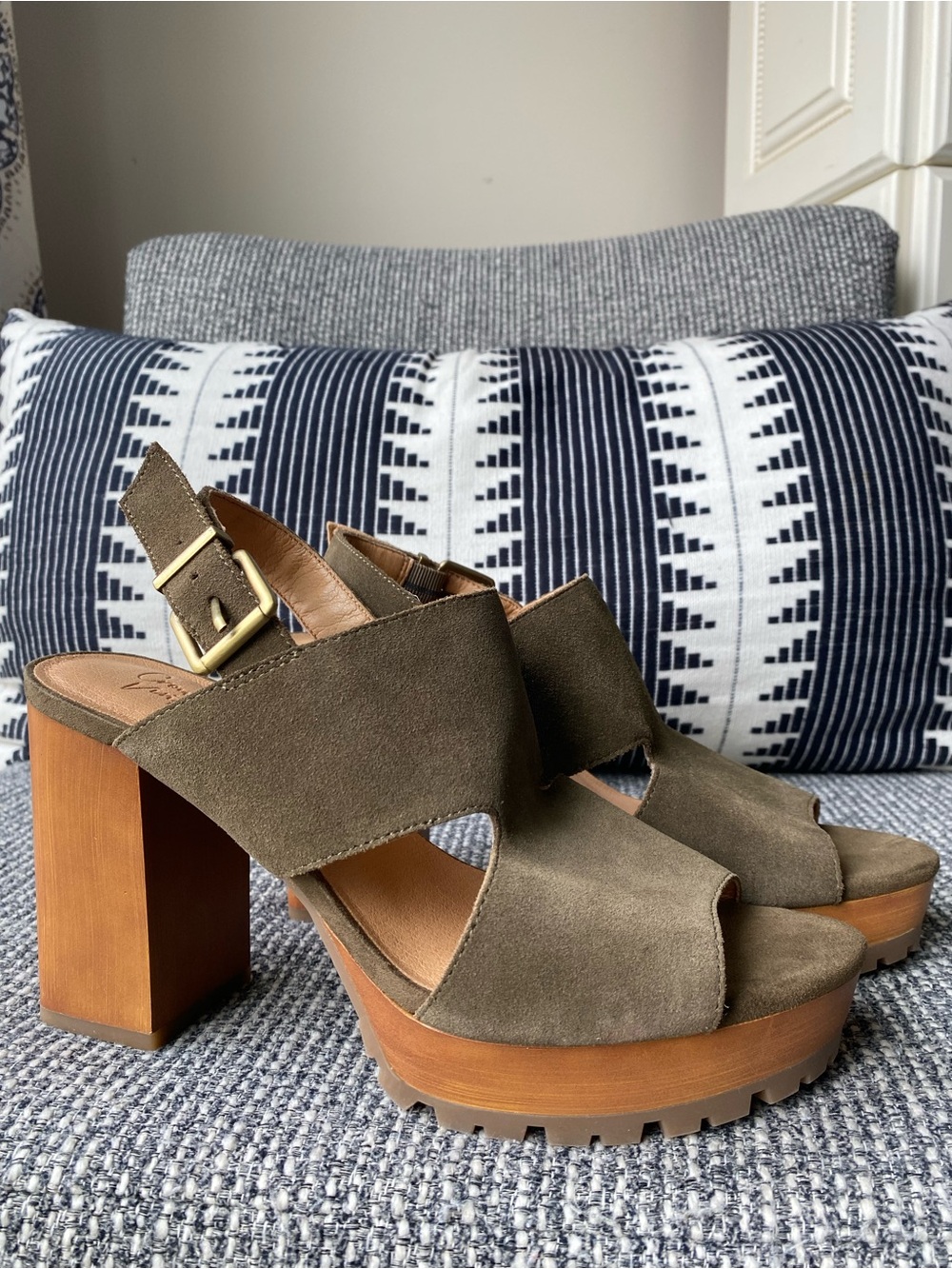 Crown Vintage Chunky Wooden Platform Heeled Sandals